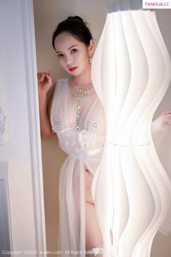 大美媚京  [XiuRen]高清写真图 2022.08.15 No.5434 大美妞儿第14张图片